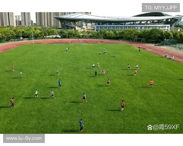 燃情绿茵场 校园足球社团邀你一起驰骋梦想的足球世界